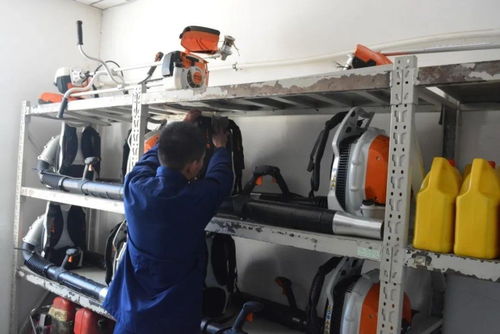 通遼支隊扎魯特旗大隊一中隊嚴(yán)密組織裝備機(jī)具與計算機(jī)辦公設(shè)備維修保養(yǎng)